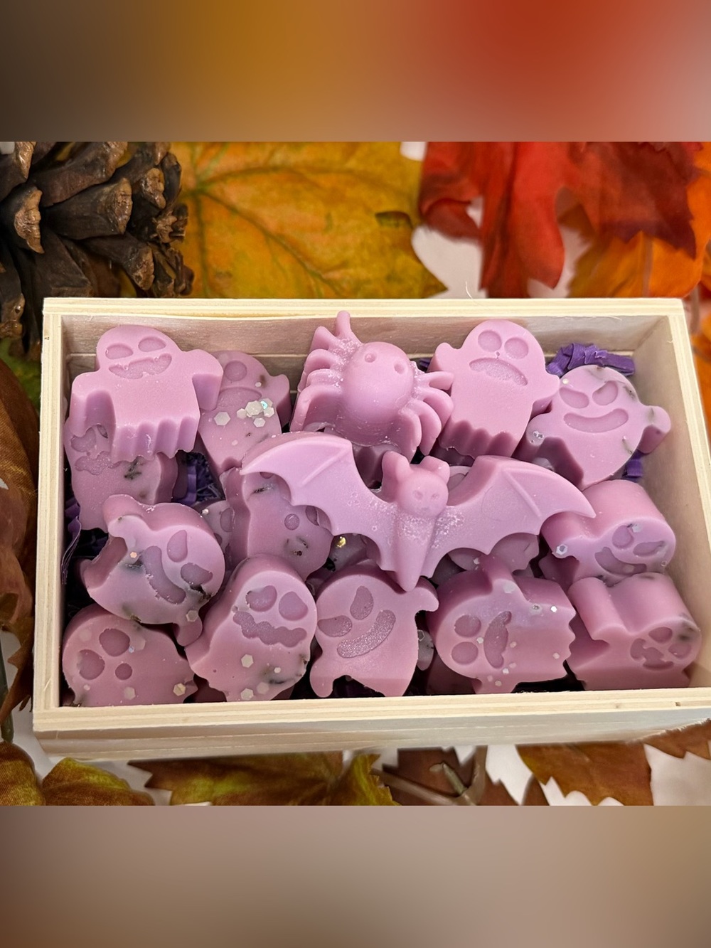 New Lovely little Lavender wax melts, lavender scented. Natural Soy wax 5.5 oz